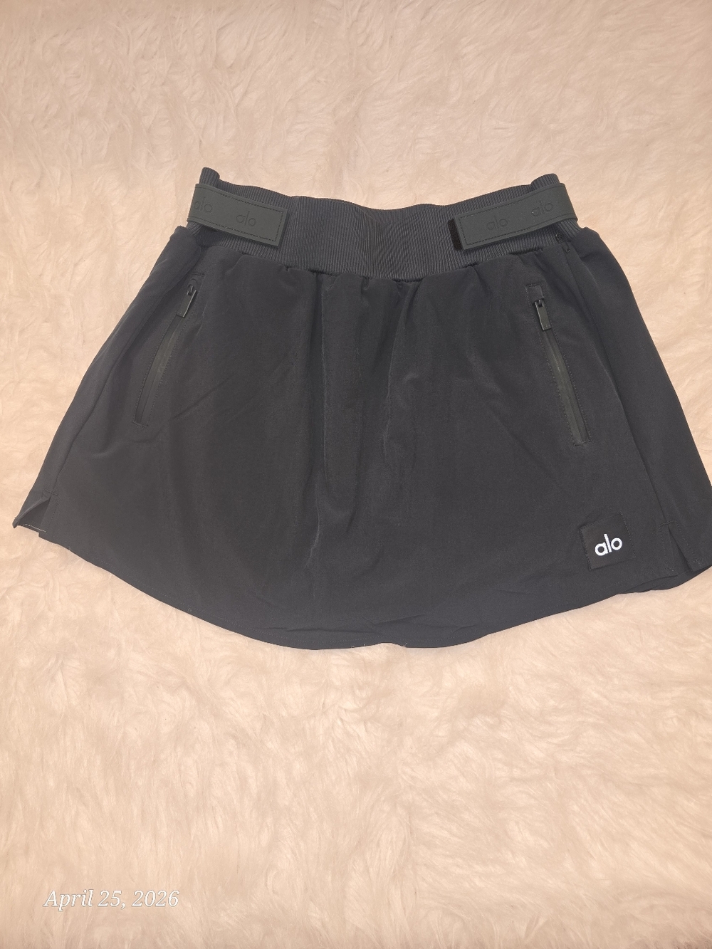 Alo Green Athletic Skort with Zipper Pockets Fleece Inside